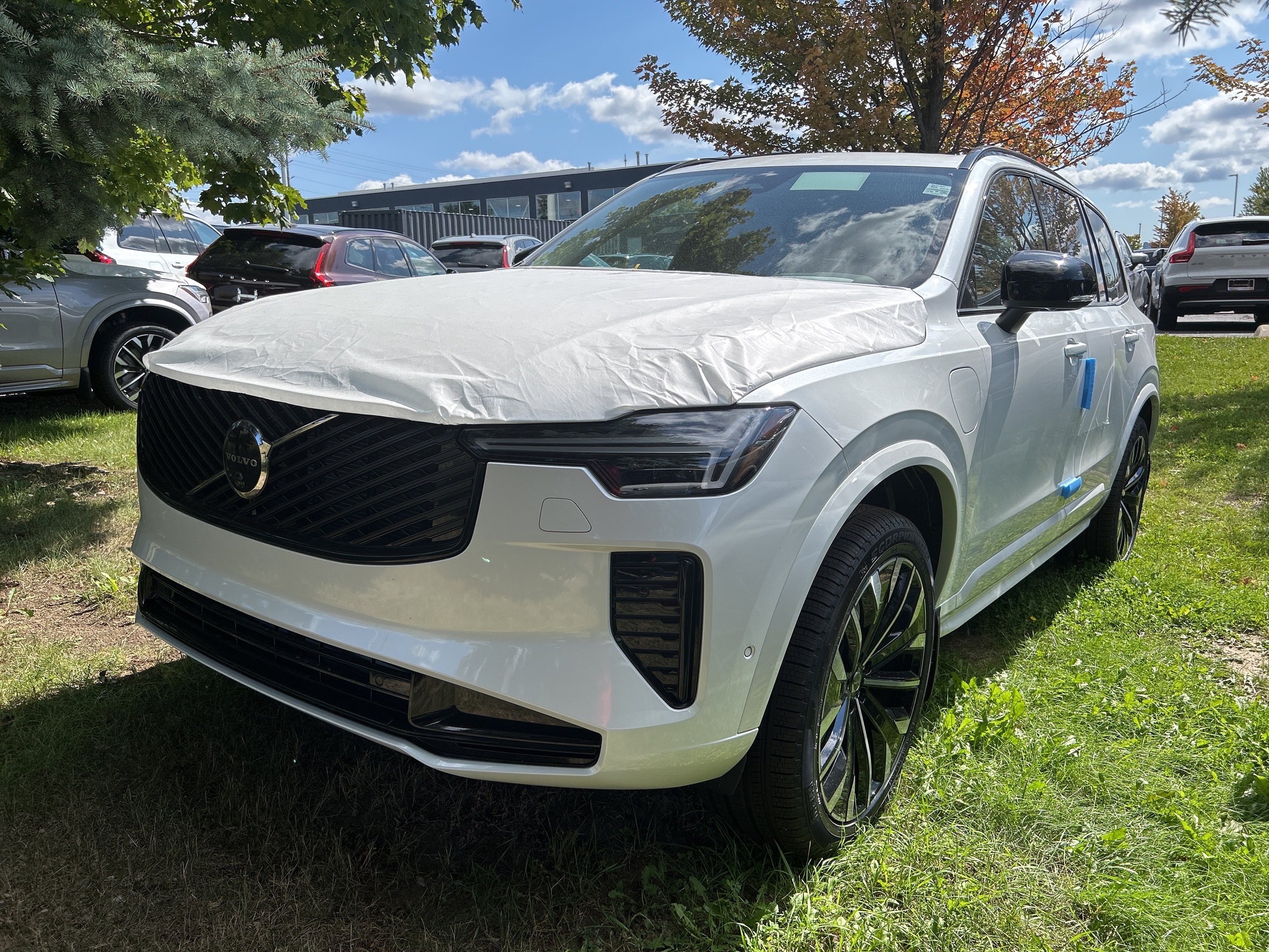2026 Volvo XC90 T8 AWD Plus Dark Theme 7-Seater thumb 7