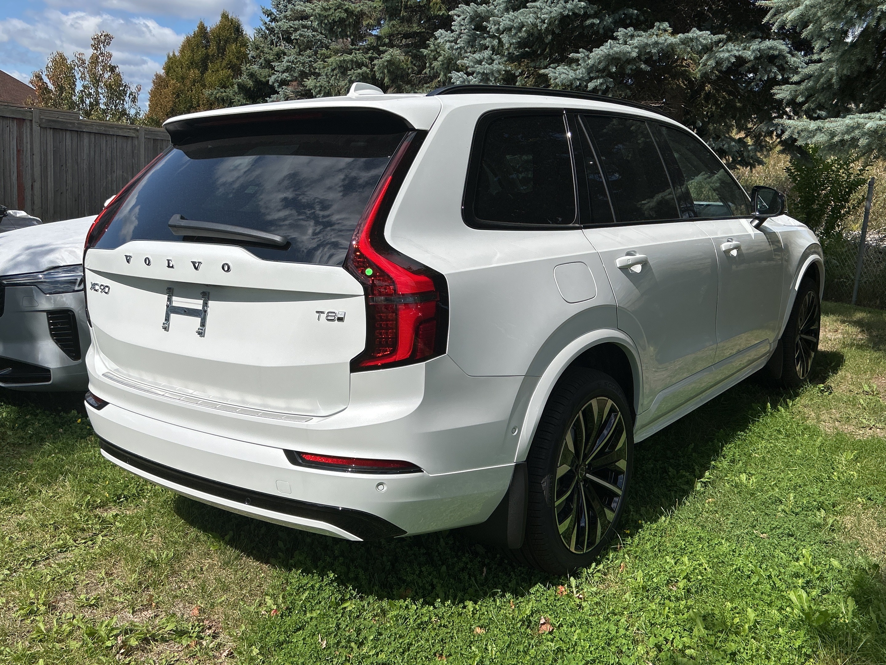2026 Volvo XC90 T8 AWD Plus Dark Theme 7-Seater thumb 10