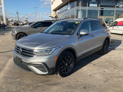 Volkswagen Tiguan AWD / HTD SEATS & WHEEL / RMT START / PWR TRUNK