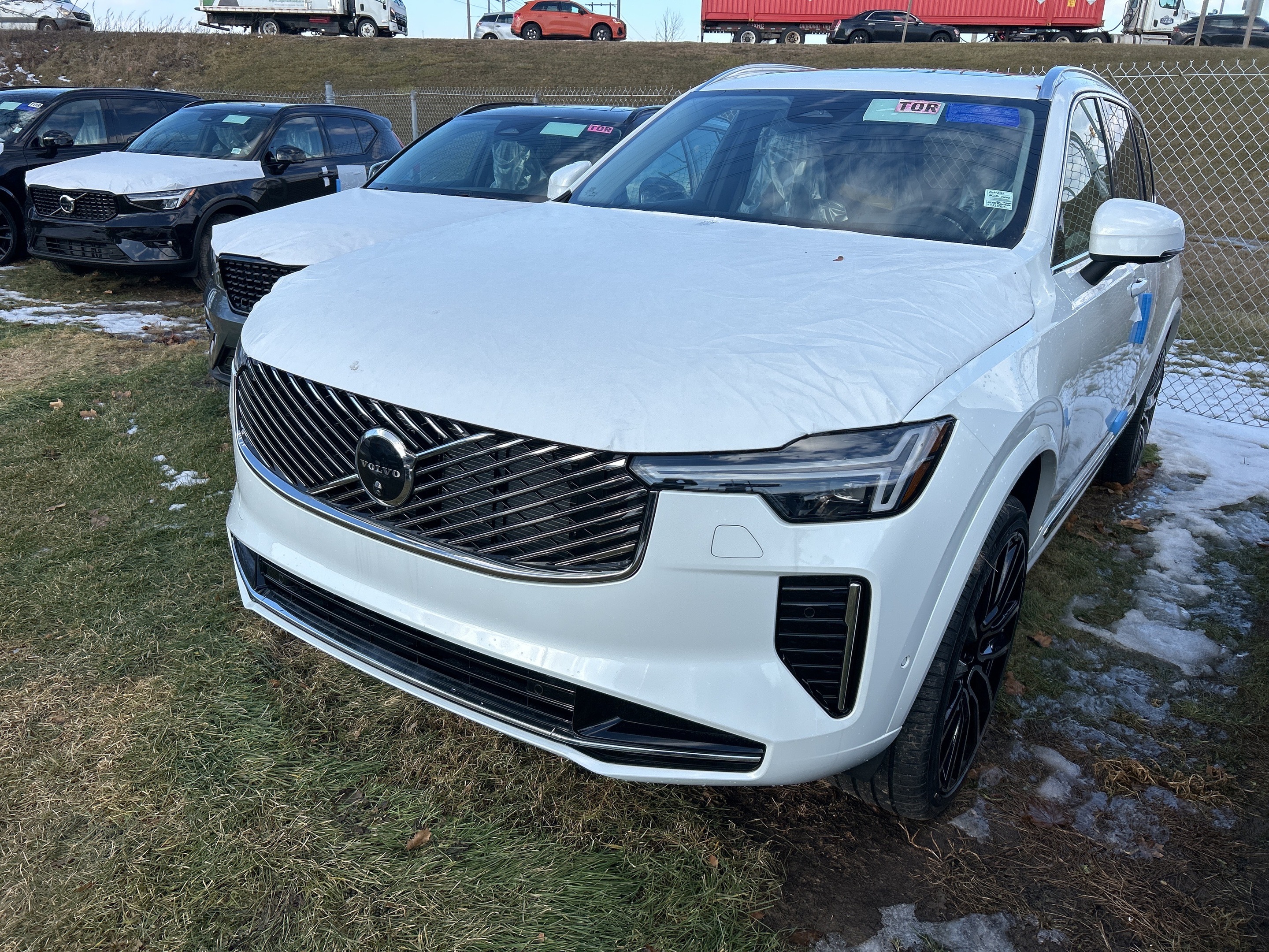 2026 Volvo XC90 B6 AWD Ultra Bright Theme 6-Seater thumb 6