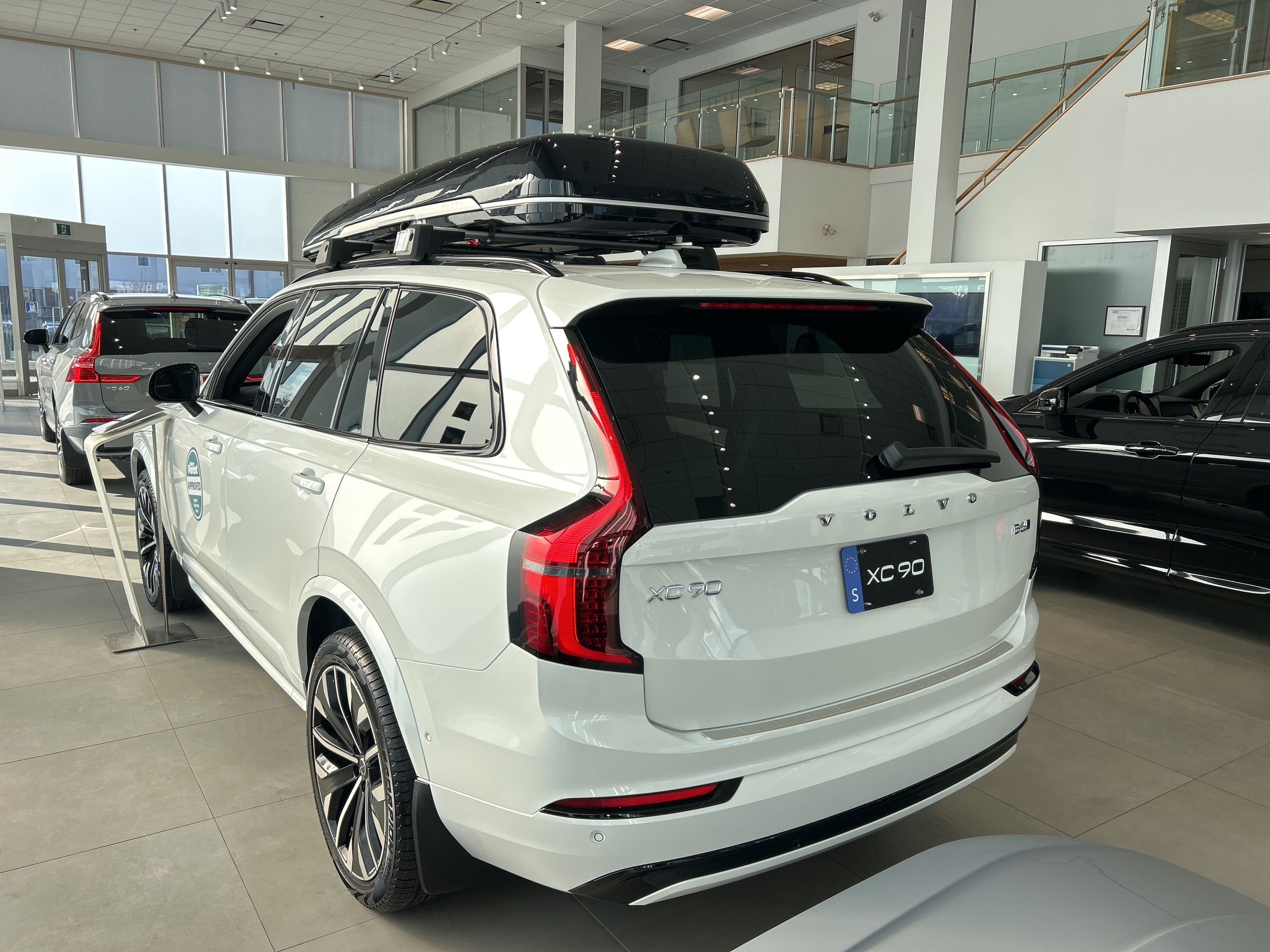 2026 Volvo XC90 B6 AWD Ultra Dark Theme 7-Seater thumb 8
