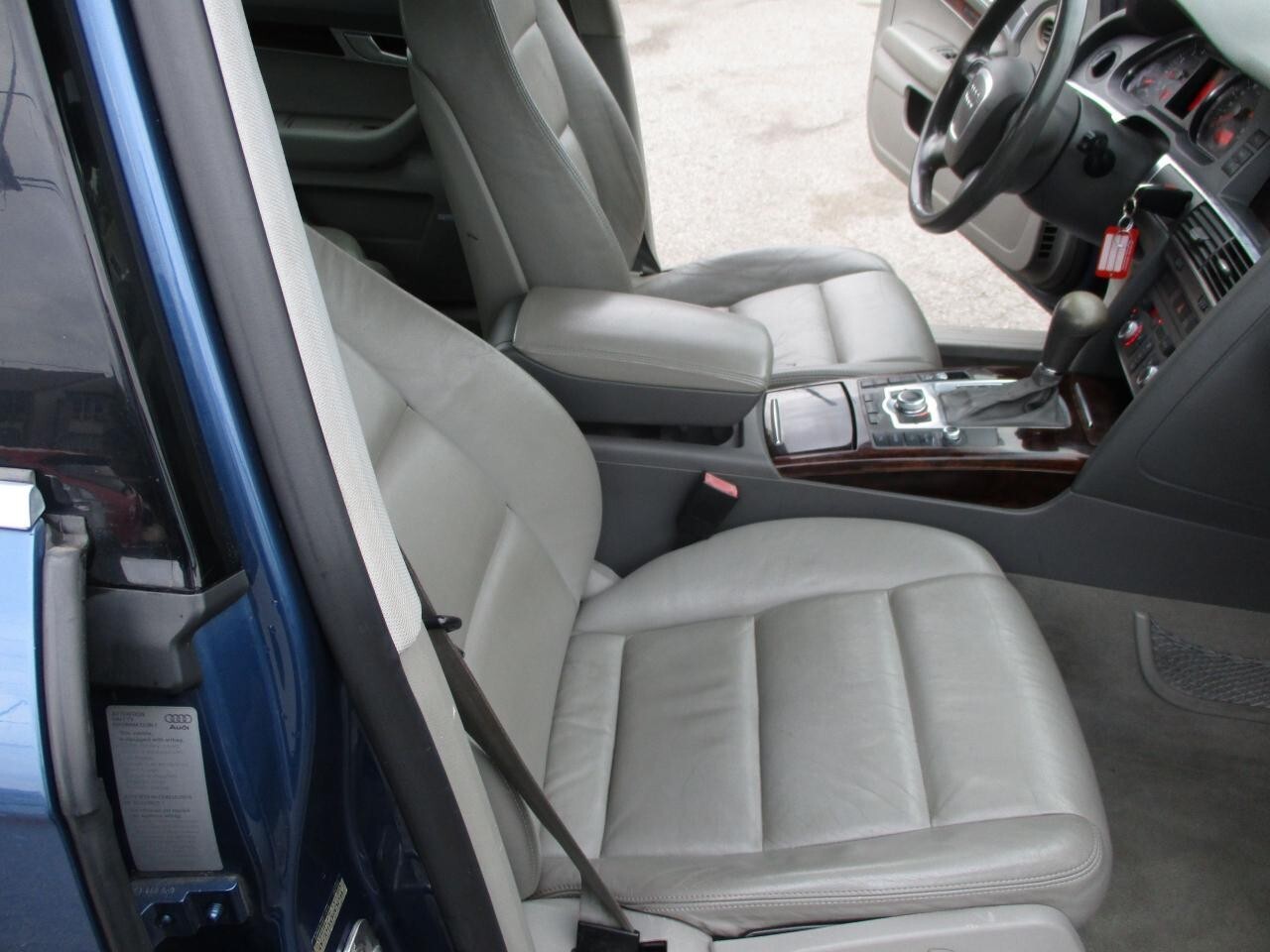 2005 Audi A6 4dr Sdn 4.2L quattro Auto thumb 13