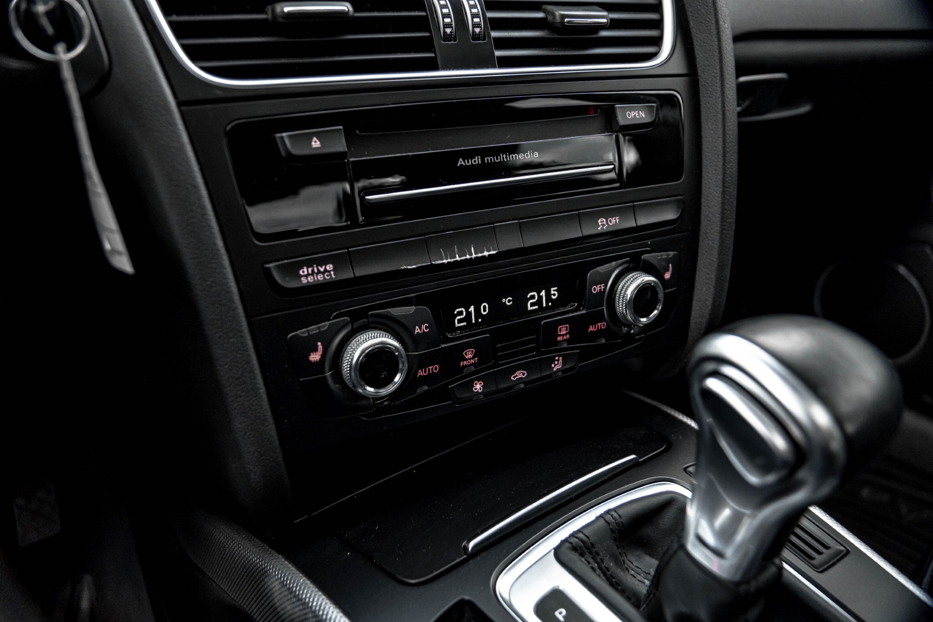 2016 Audi A4 4dr Sdn Auto Technik plus quattro thumb 28