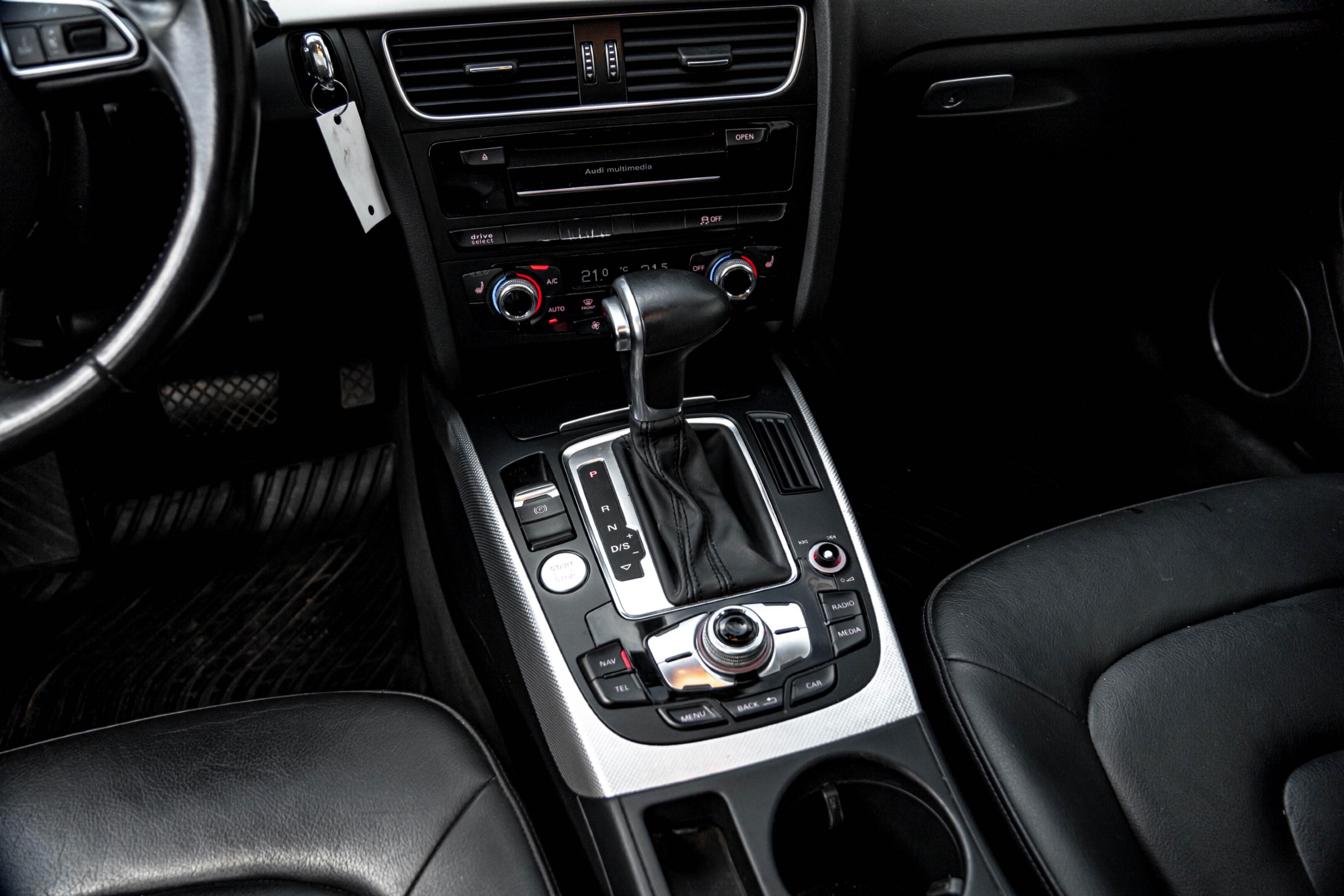 2016 Audi A4 4dr Sdn Auto Technik plus quattro thumb 30