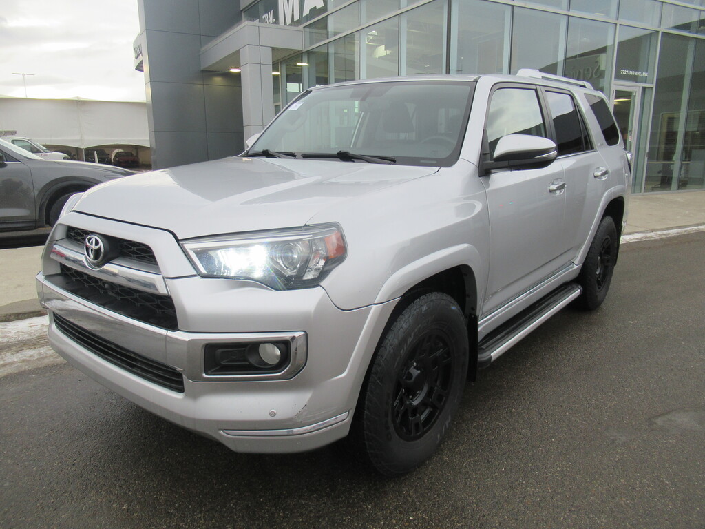 2017 Toyota 4Runner 4WD 4dr V6 SR5 - Calgary