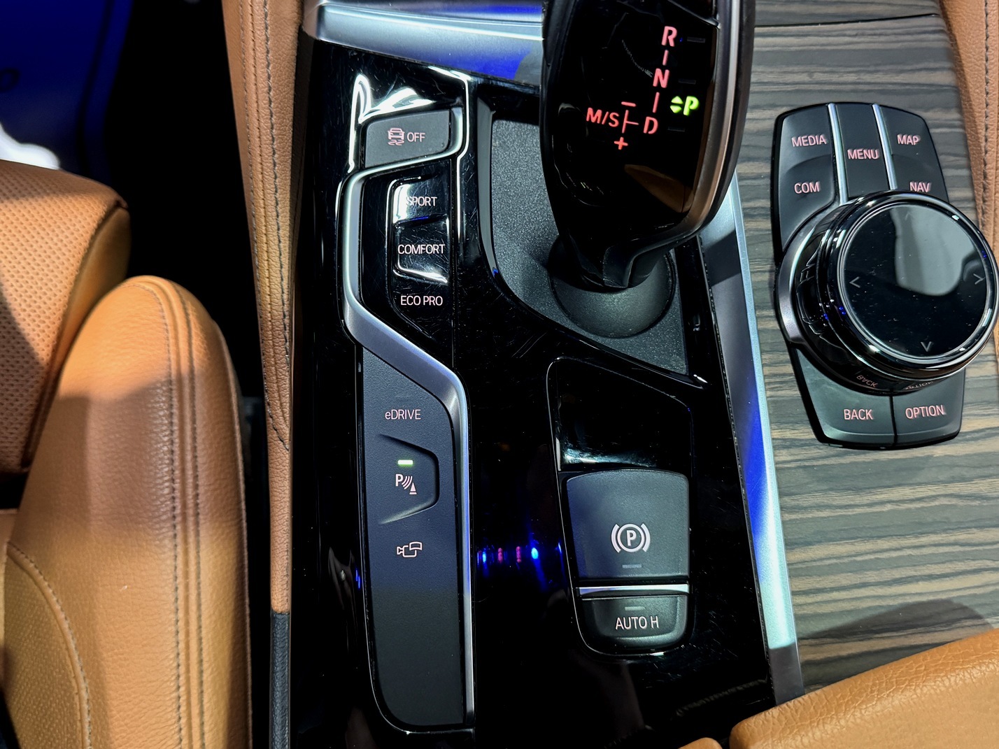 2018 BMW 5 Series 530e xDrive,M SPORT,PREMIUM EXCELLENCE,ACC,HUD thumb 26