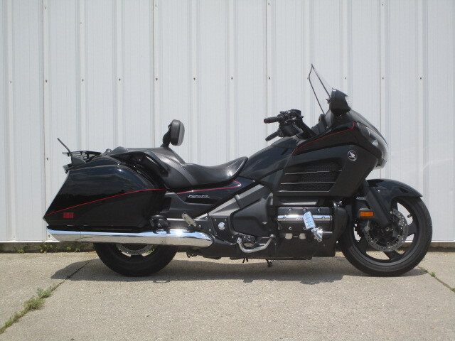 2013 Honda Gold Wing $10,000 126,000 km for sale by