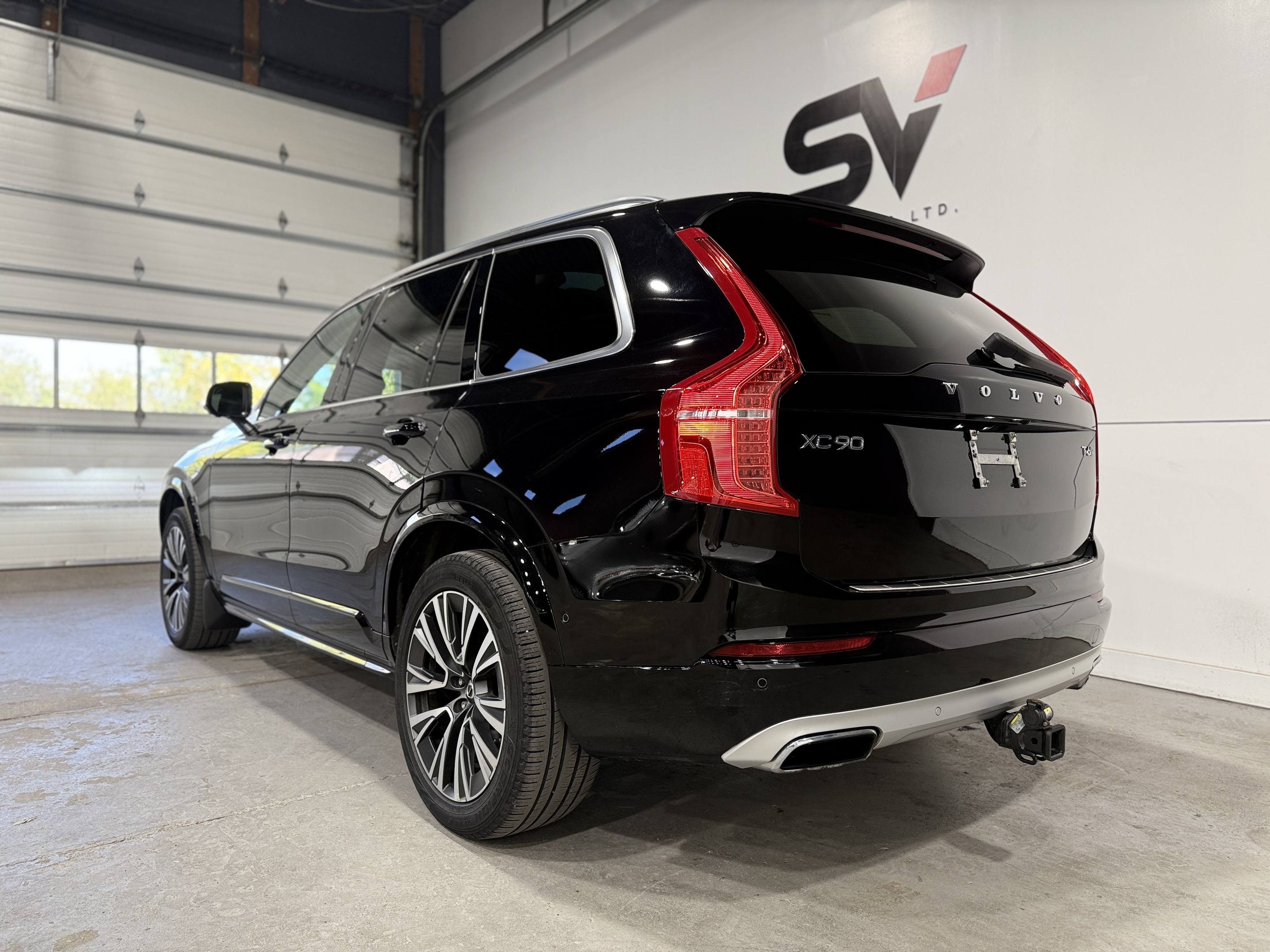 2021 Volvo XC90 T6 Momentum alt 5