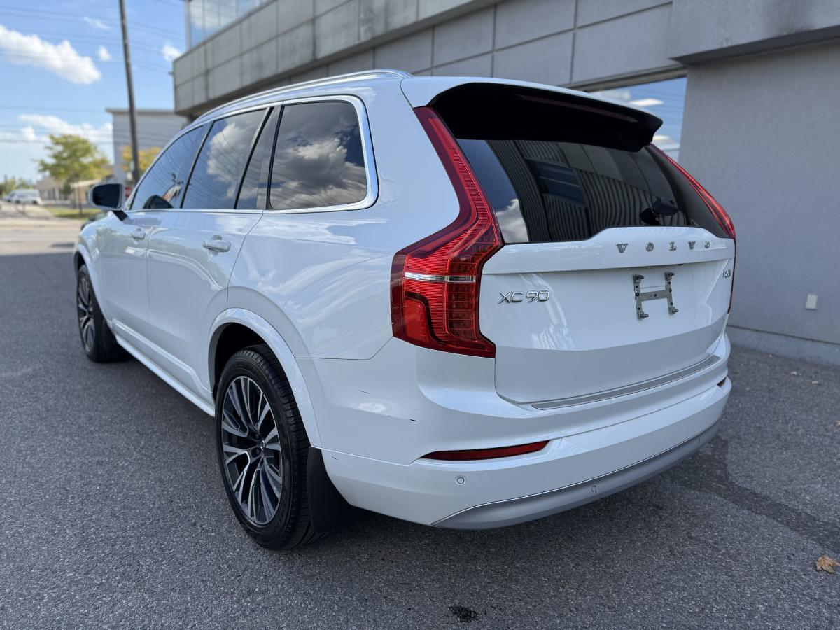 2022 Volvo XC90 T6 AWD Momentum 7-Seater alt 5