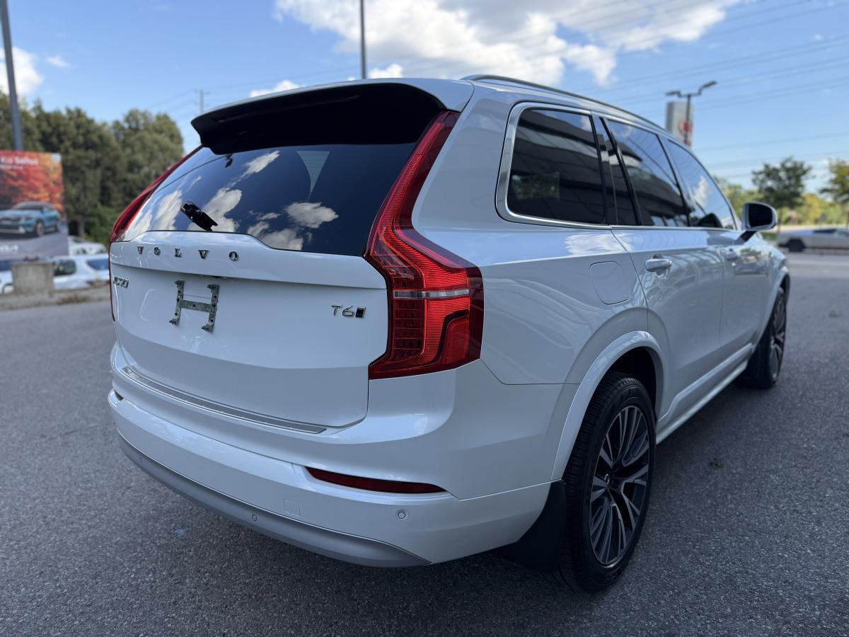 2022 Volvo XC90 T6 AWD Momentum 7-Seater thumb 6