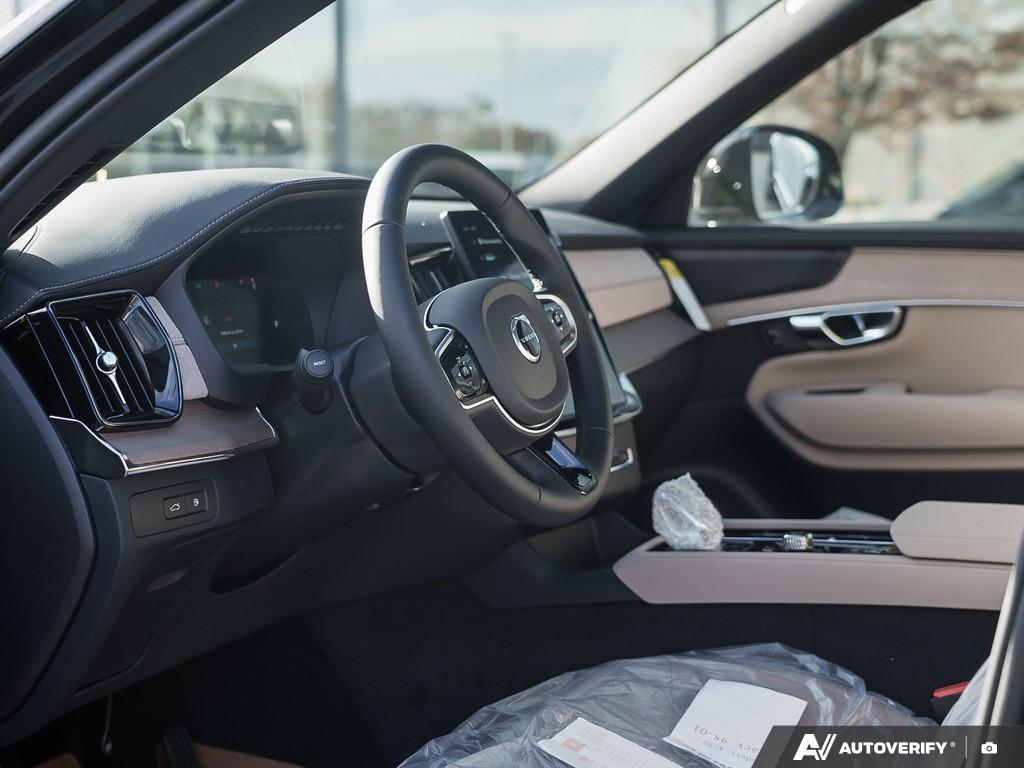 2026 Volvo XC90 T8 AWD Plus Dark Theme 7-Seater thumb 13