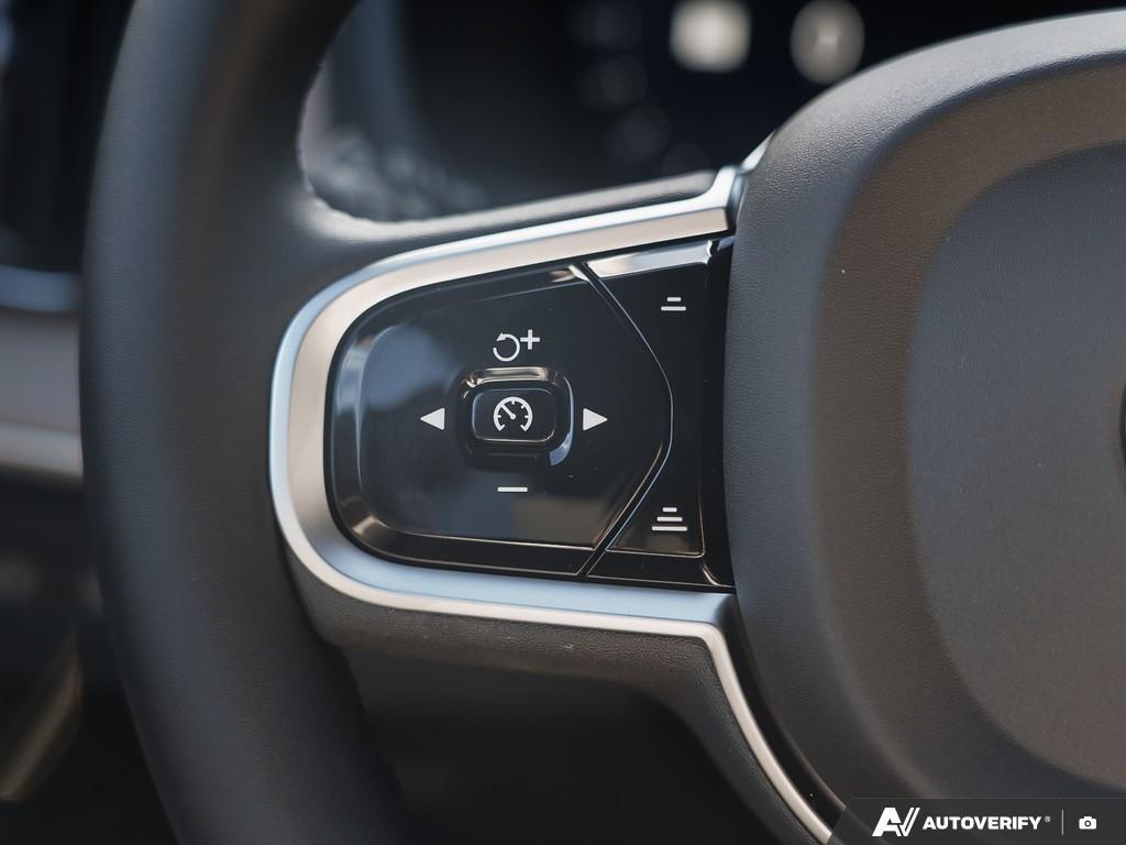 2026 Volvo XC90 T8 AWD Plus Dark Theme 7-Seater thumb 18