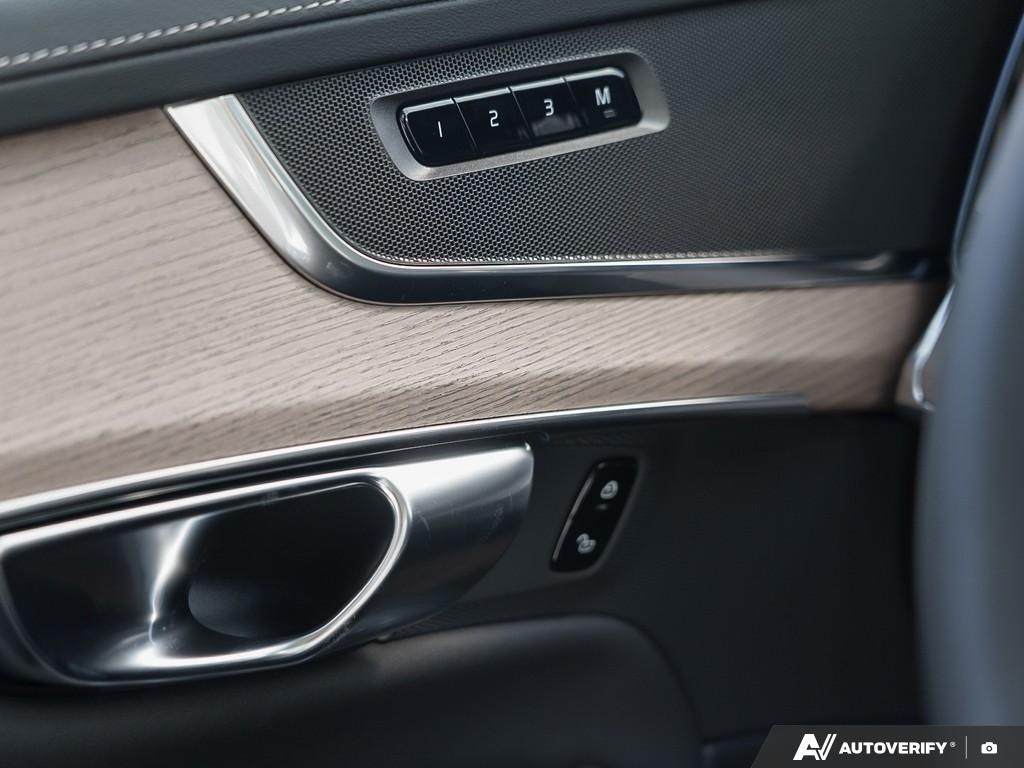 2026 Volvo XC90 B6 AWD Plus Bright Theme 7-Seater thumb 17
