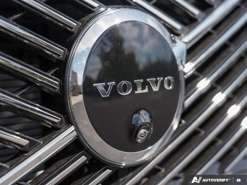2026 Volvo XC90 B6 AWD Plus Bright Theme 7-Seater thumb 9