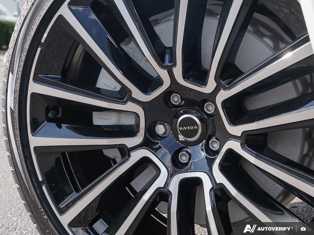 2026 Volvo XC90 B6 AWD Plus Bright Theme 7-Seater thumb 6