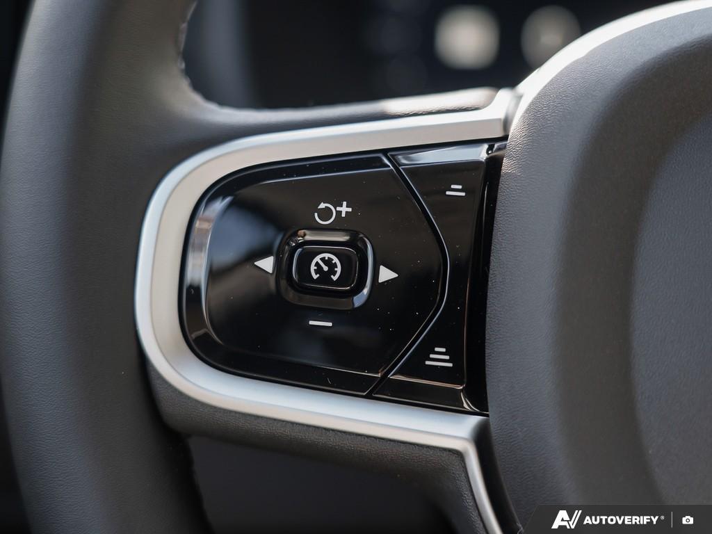 2026 Volvo XC90 B6 AWD Plus Bright Theme 7-Seater thumb 18