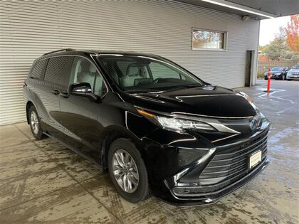 Toyota Sienna LE8-Passenger