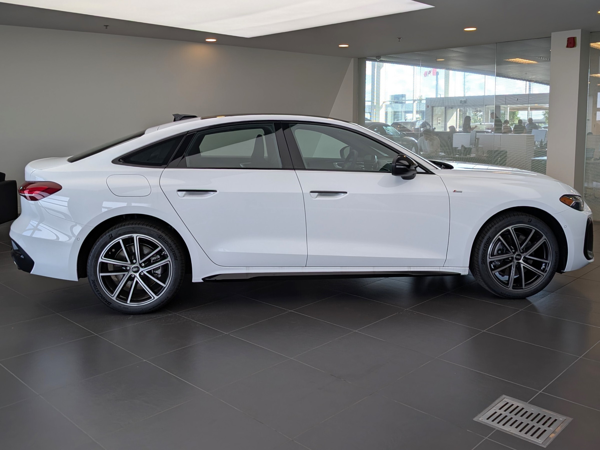 2025 Audi A5 Progressiv 2.0 TFSI quattro thumb 6