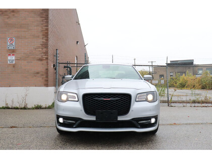 Chrysler 300 300 S AWD / MOONROOF / NO ACCIDENTS / WELL MAINTAI