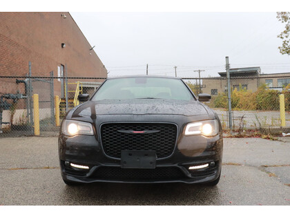 Chrysler 300 300 S AWD / CARPLAY / HEATED SEATS / LEATHER SEATS