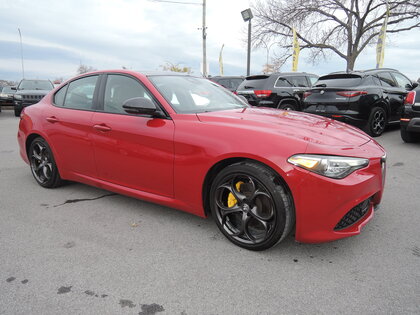 Alfa Romeo Giulia Ti Sport AWD | NERO EDIZIONE