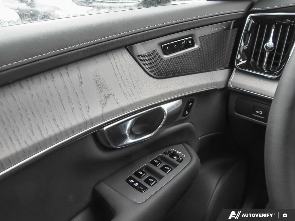 2026 Volvo XC90 B6 AWD Ultra Dark Theme 7-Seater thumb 17