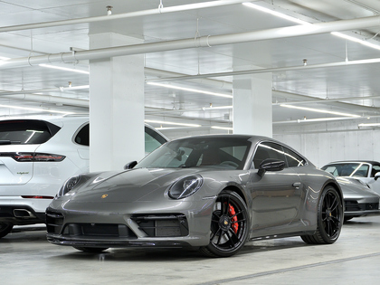 Porsche 911 Carrera GTS Coupe / Premium Package / Front Axle