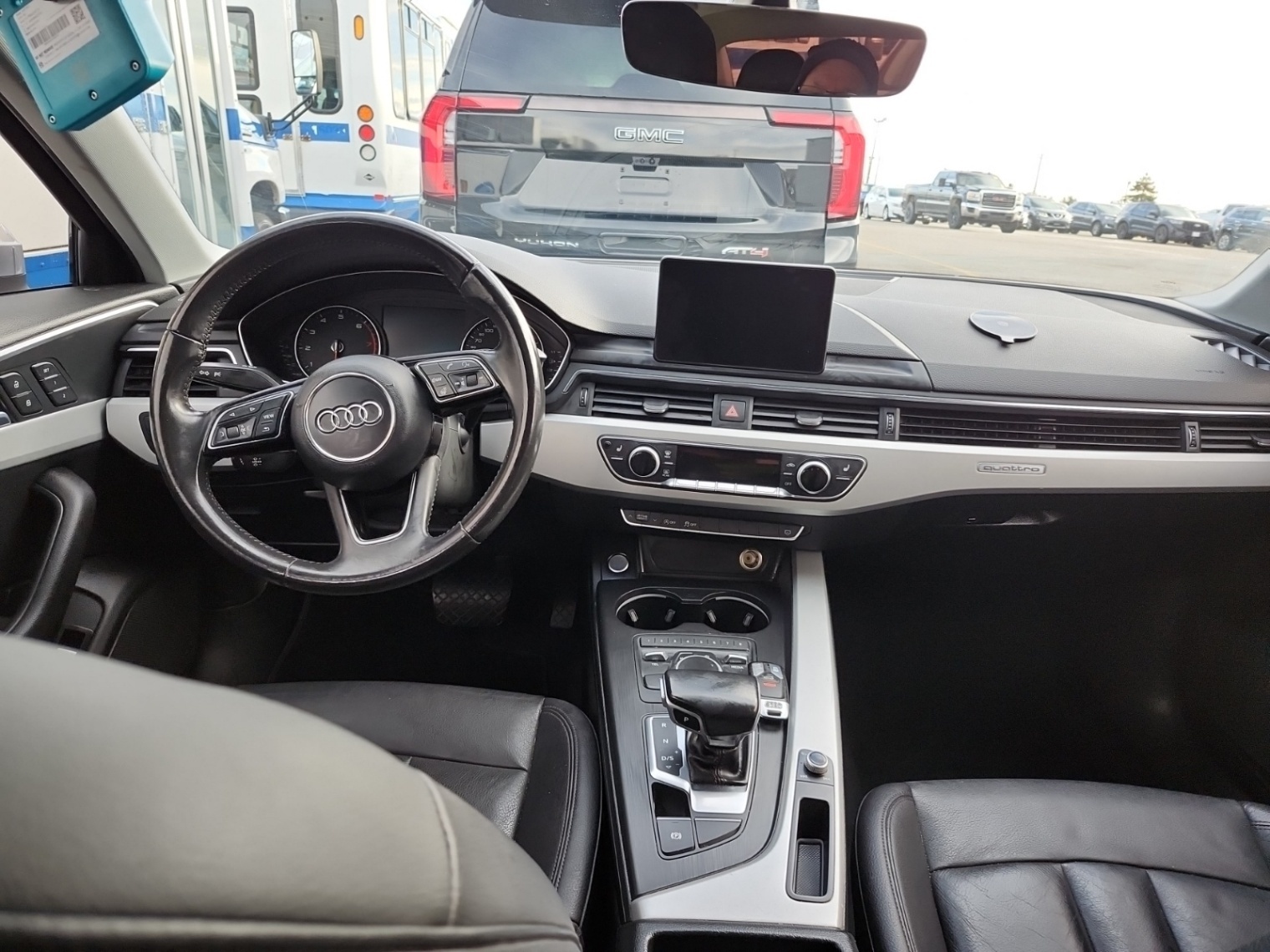 2017 Audi A4 4dr Sdn Auto Komfort quattro thumb 7