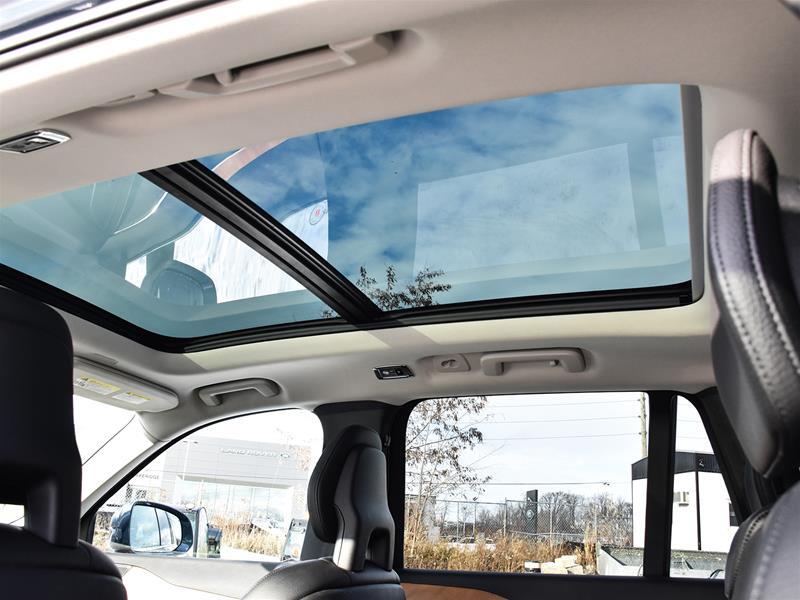 2021 Volvo XC90 Plug in Hybrid | Apple CarPlay | Panoramic Sunroof thumb 13