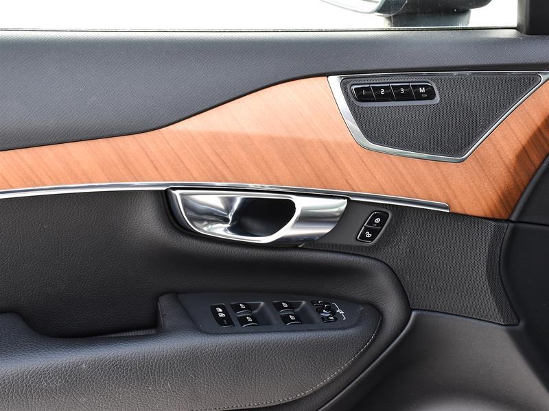 2021 Volvo XC90 Plug in Hybrid | Apple CarPlay | Panoramic Sunroof thumb 15
