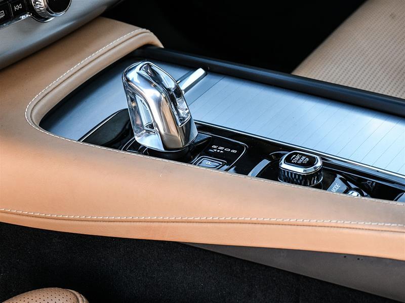 2019 Volvo XC90 Momentum | Apple CarPlay | HUD | Pilot Assist thumb 8