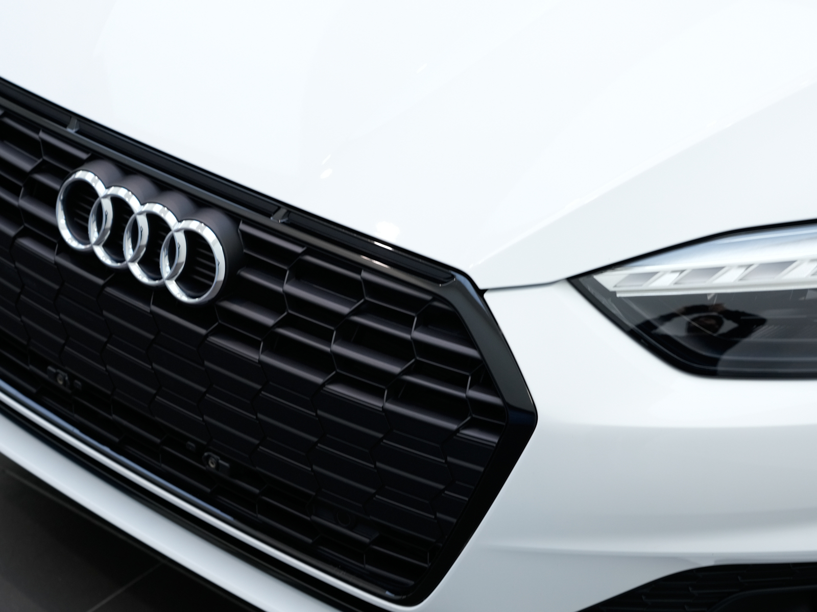 2025 Audi A5 45 TFSI quattro thumb 8