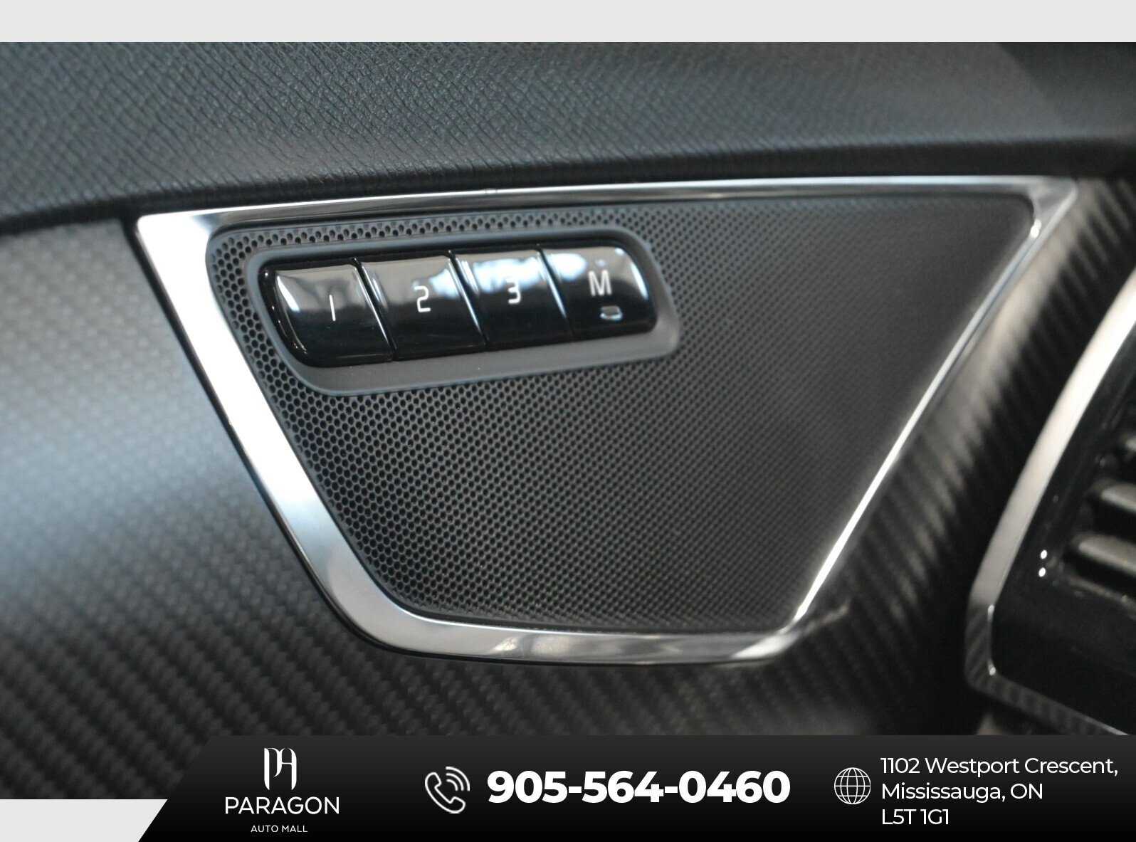 2016 Volvo XC90 T6 R-Design thumb 19