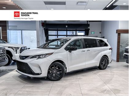 Toyota Sienna XSE Hybrid w/ Tech Package | Rear DVD | Power Slid