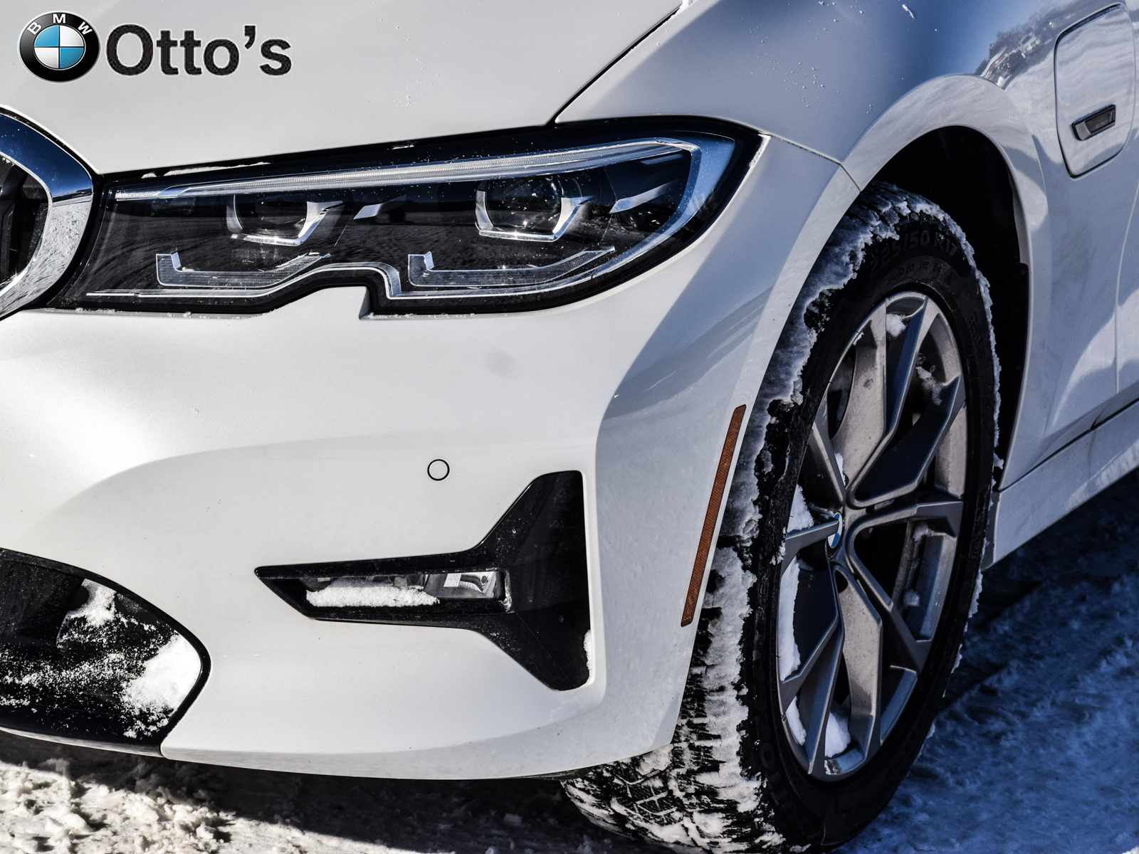 2022 BMW 3 Series xDrive Sedan thumb 12