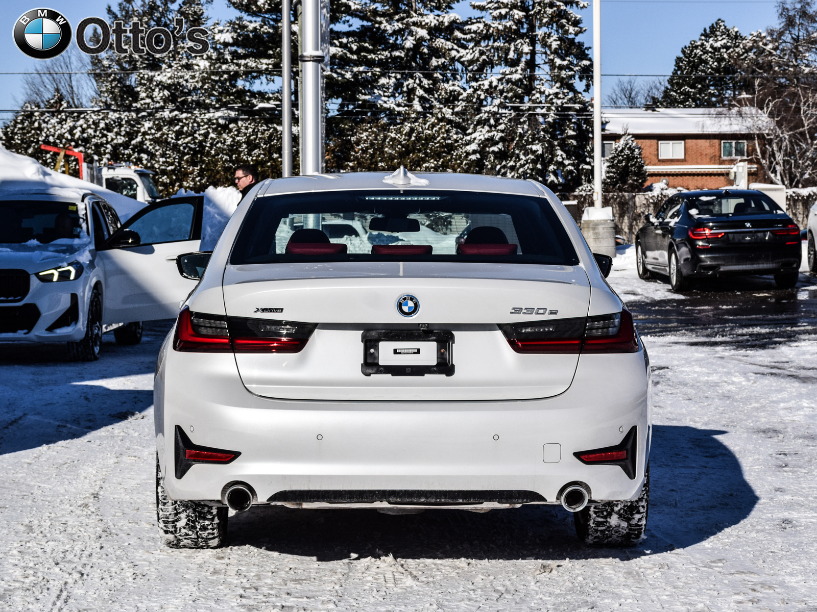 2022 BMW 3 Series xDrive Sedan thumb 9