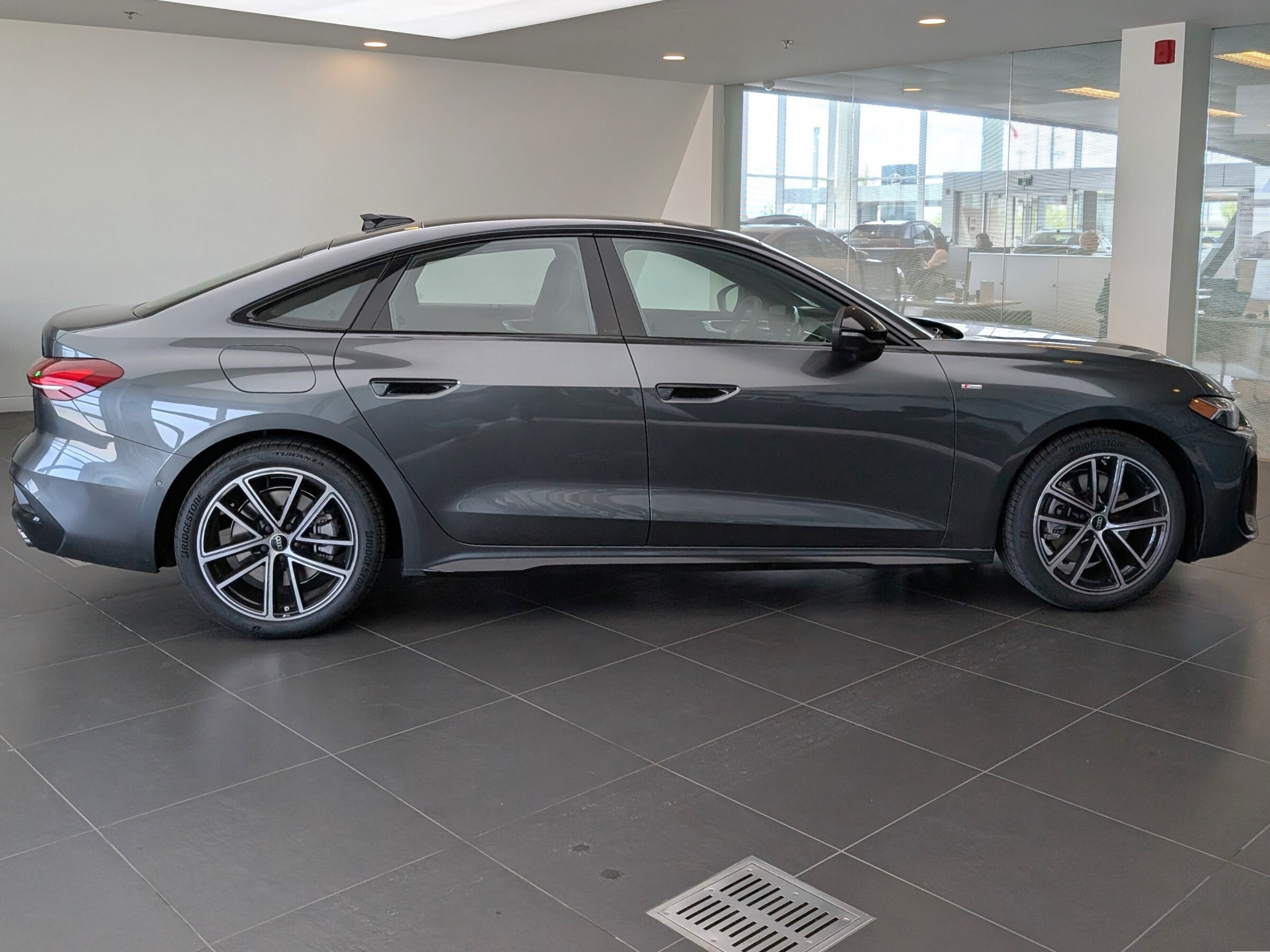 2025 Audi A5 Progressiv 2.0 TFSI quattro thumb 6