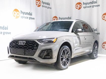 Audi Q5 Progressiv: Panoramic Moonroof, Heated Seats/Steer