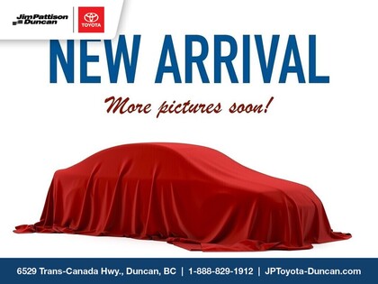 Toyota Highlander XLE AWD | LOW KMS | HEATED STEERING