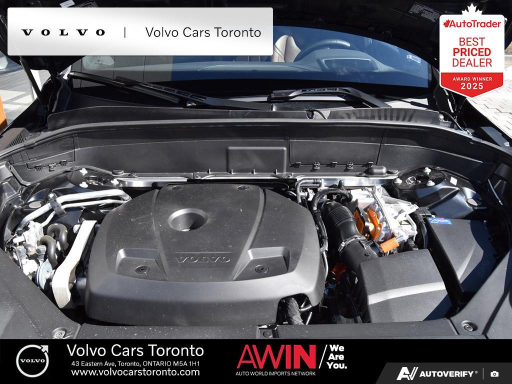 2025 Volvo XC90 T8 AWD Ultra Bright | Massage Seats | 21" Wheels thumb 8