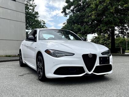 Alfa Romeo Giulia Q4 AWD Sport Sedan