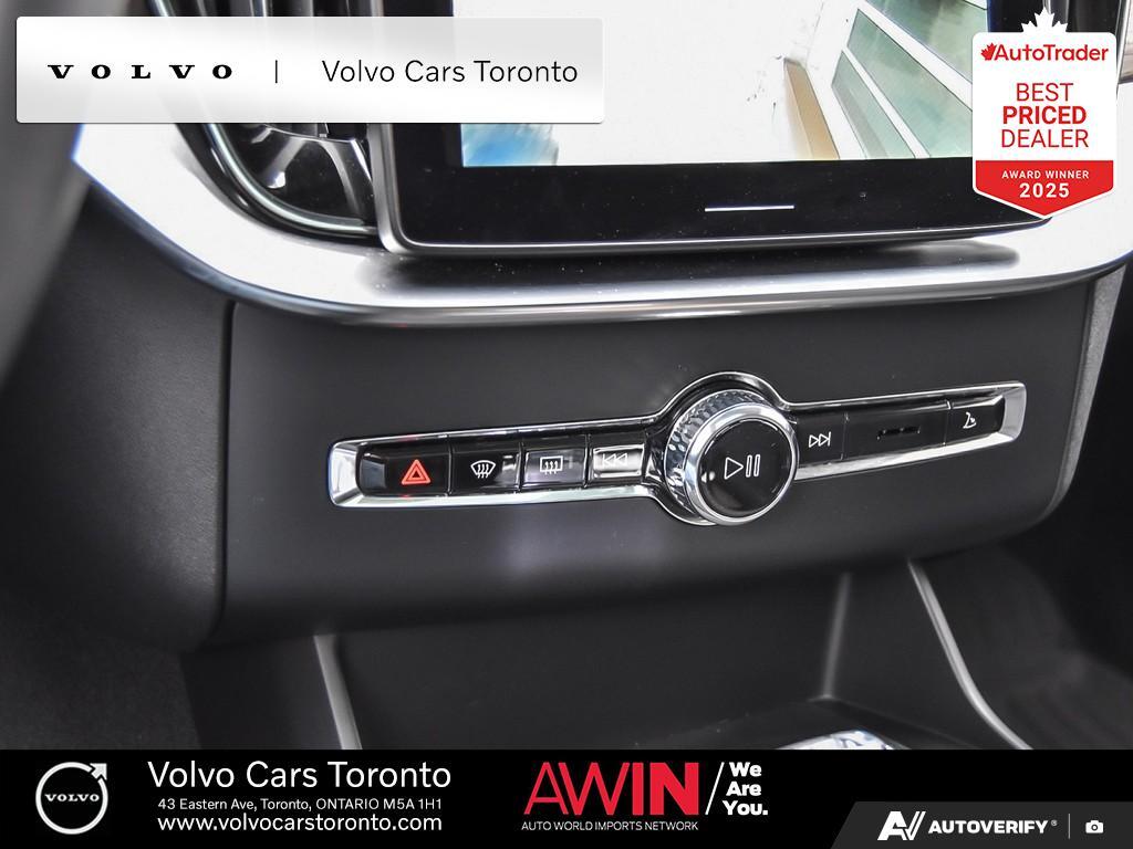 2026 Volvo XC90 B6 AWD Plus Dark Theme 7-Seater thumb 24