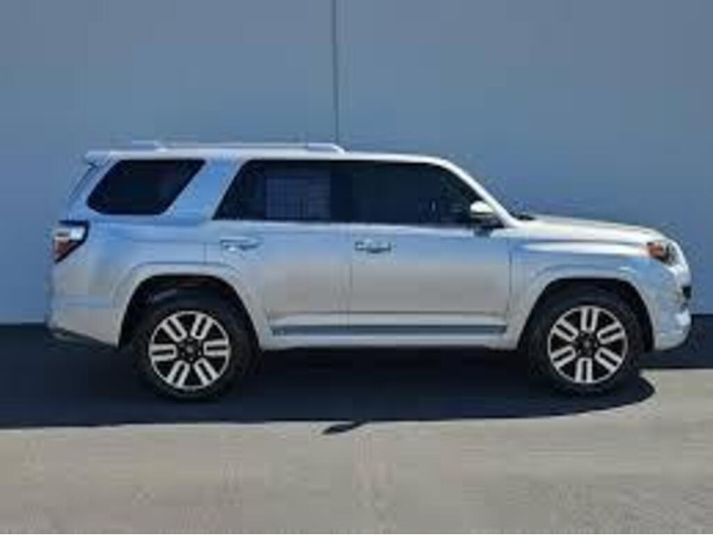 2016 Toyota 4runner 4WD Limited - Edmonton