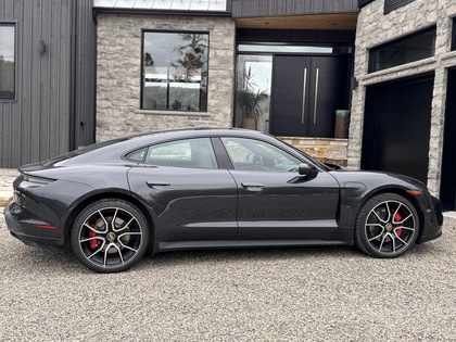 Porsche Taycan 4S AWD