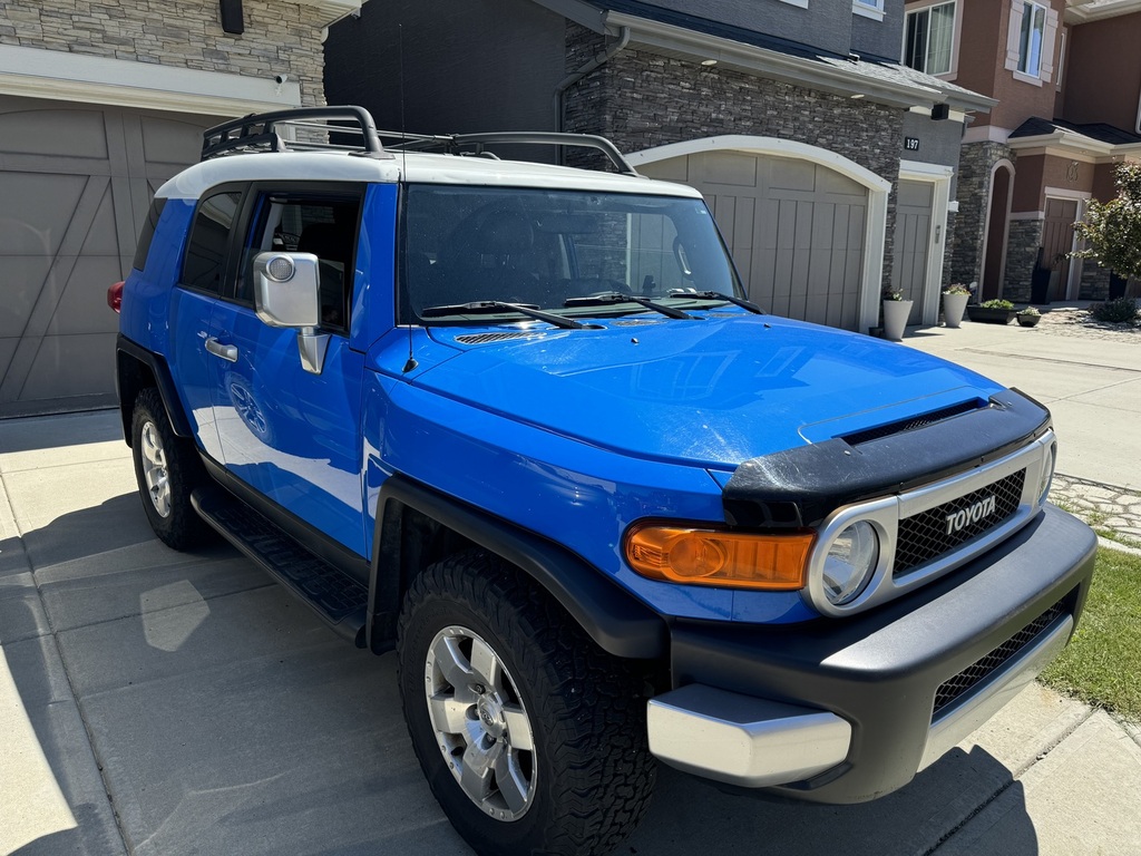 2007 Toyota FJ Cruiser Base - Auto - Calgary
