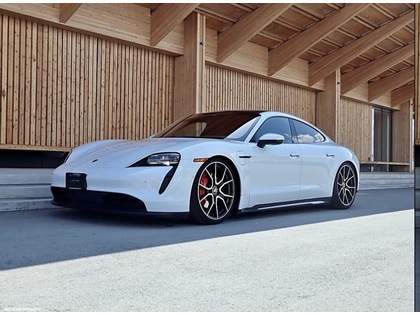 Porsche Taycan 4S AWD