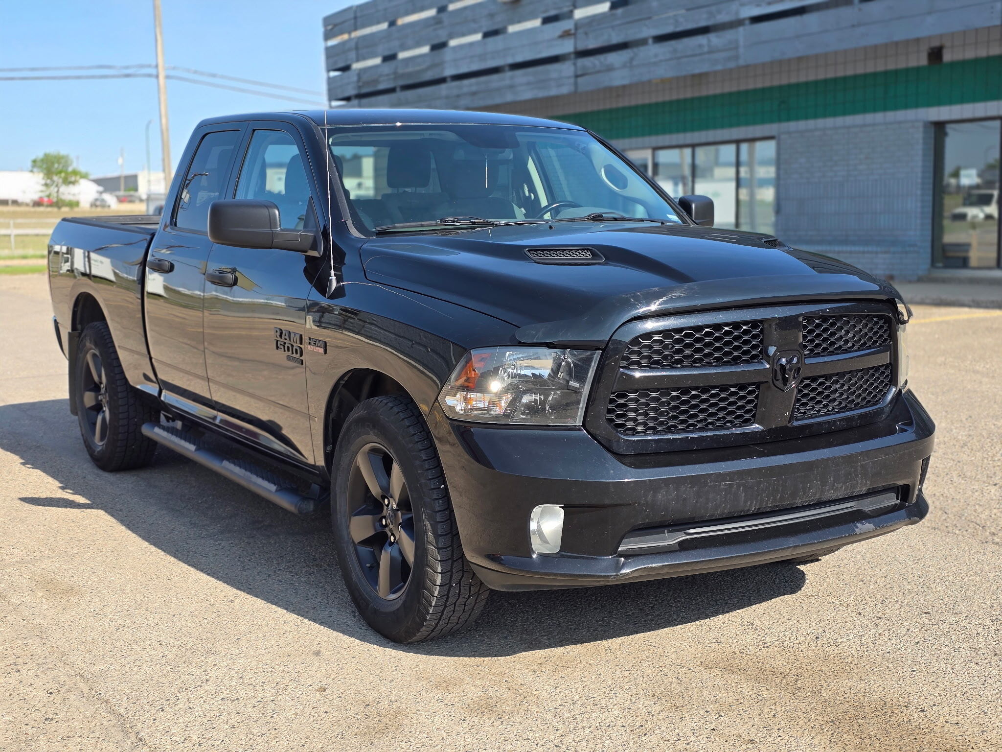 2019 Ram 1500 Classic $27,999 151,000 km Gasoline Truck for