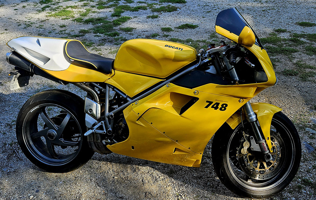 2001 Ducati 748 Superbike $7,000 28,500 km for sale by