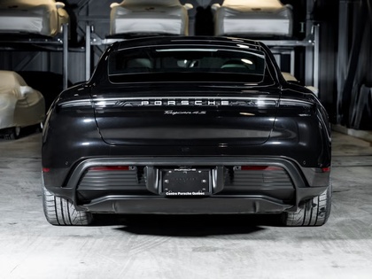 Porsche Taycan 4S AWD