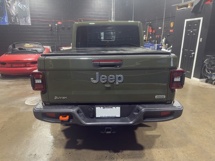 Jeep Gladiator Overland Crew Cab 4WD